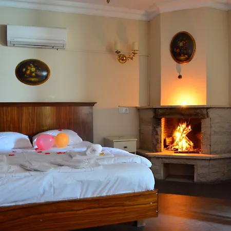 فندق مبيت وإفطار Vira Creek House آغفا