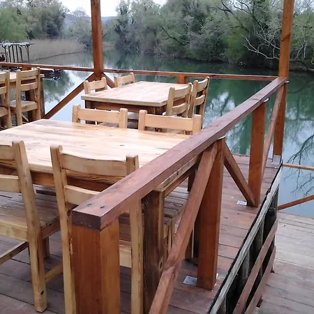 Bed & Breakfast Vira Creek House 3*
