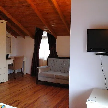 Vira Creek House Bed & Breakfast 3*