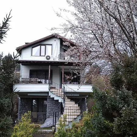 Vira Creek House 3*