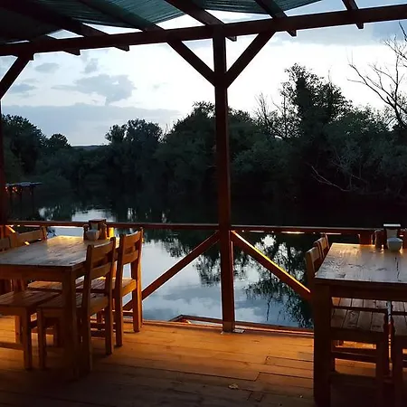 Bed & Breakfast Vira Creek House 3*