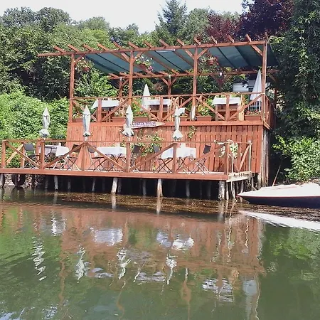 Bed & Breakfast Vira Creek House 3*