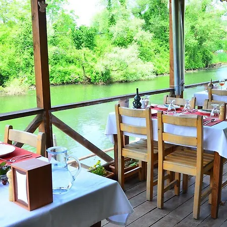 Vira Creek House 3*
