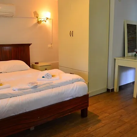 Vira Creek House Bed & Breakfast 3*